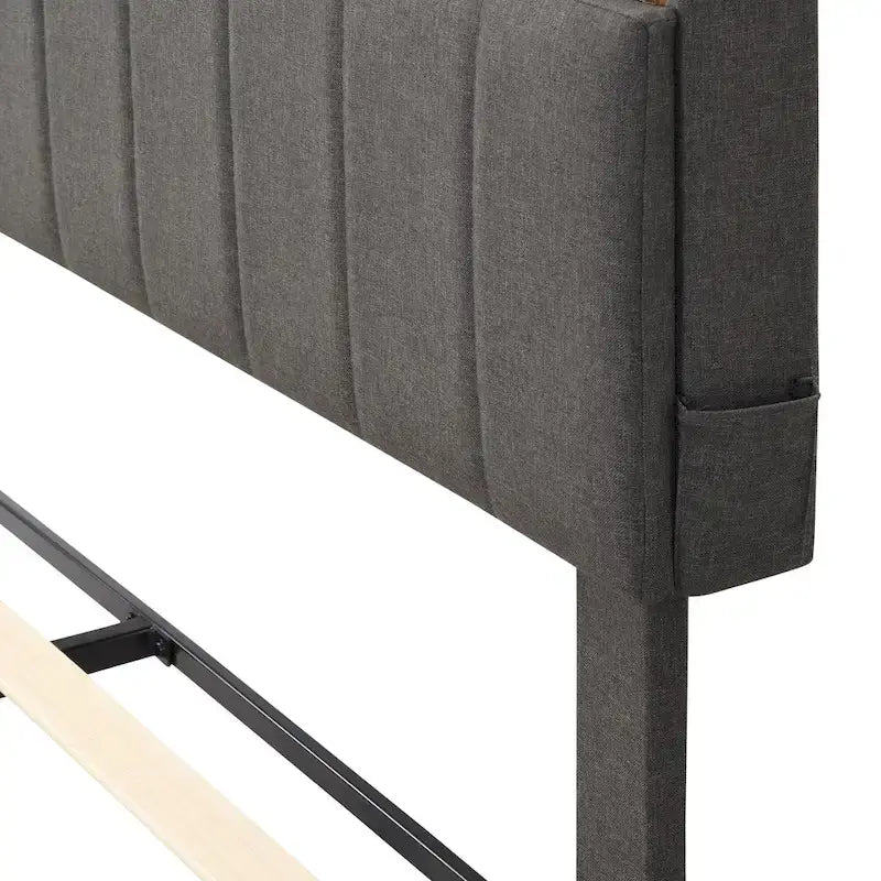 Gestoffeerd tweepersoonsbed met opbergruimte in hoofdbord en USB-poorten