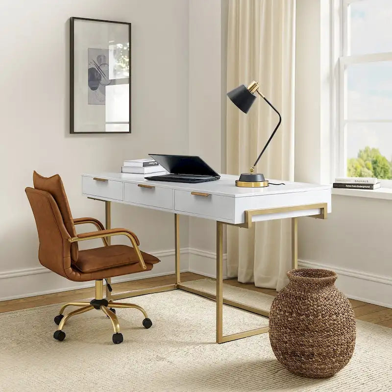 Modern bureau met 3 laden, USB-poorten en stopcontact
